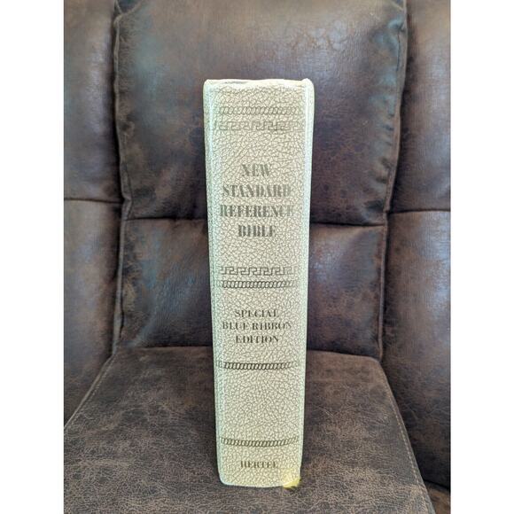 HOLY BIBLE RED LETTER SPECIAL BLUE RIBBON SCHOOL AND LIBRARY REFERENCE 1965-66 - Picture 2 of 16